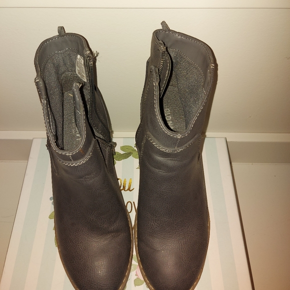 Old Navy Shoes - Old navy boots